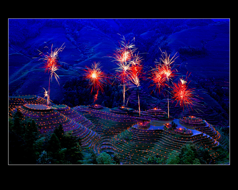 N:\存档\作品展\政协书画\摄影\胡锦朝作品(展出)\梯田银花舞，喜庆丰收年.jpg