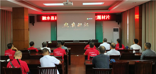 3、组织观看革命历史题材影片《血战湘江》(赖群超 摄影)
