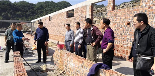 专家服务团到永乐乡融水宏润生态农业开发有限公司新建猪场进行生物安全建设调研和指导