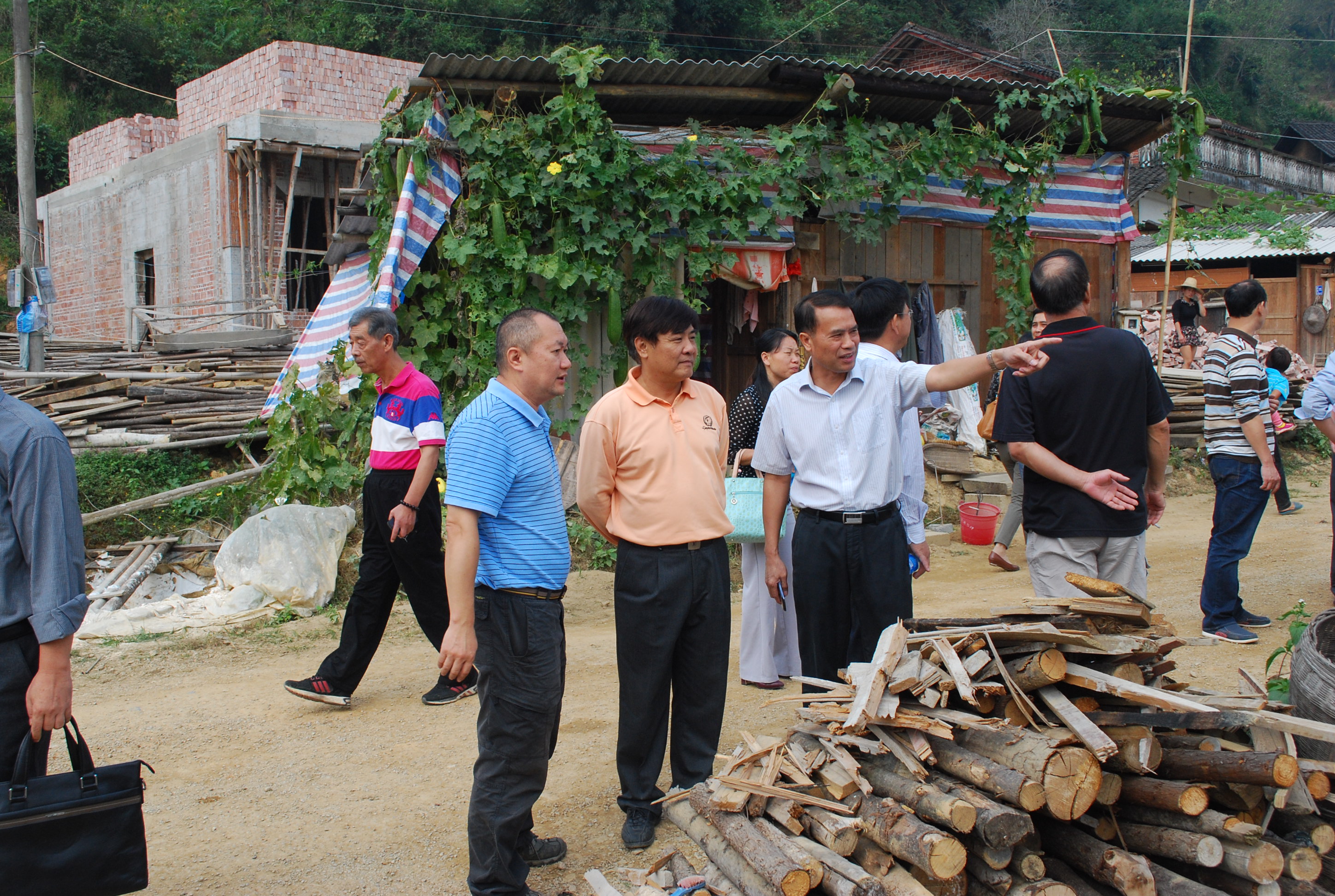 在下寨村金桔种植基地建设现场实地考察
